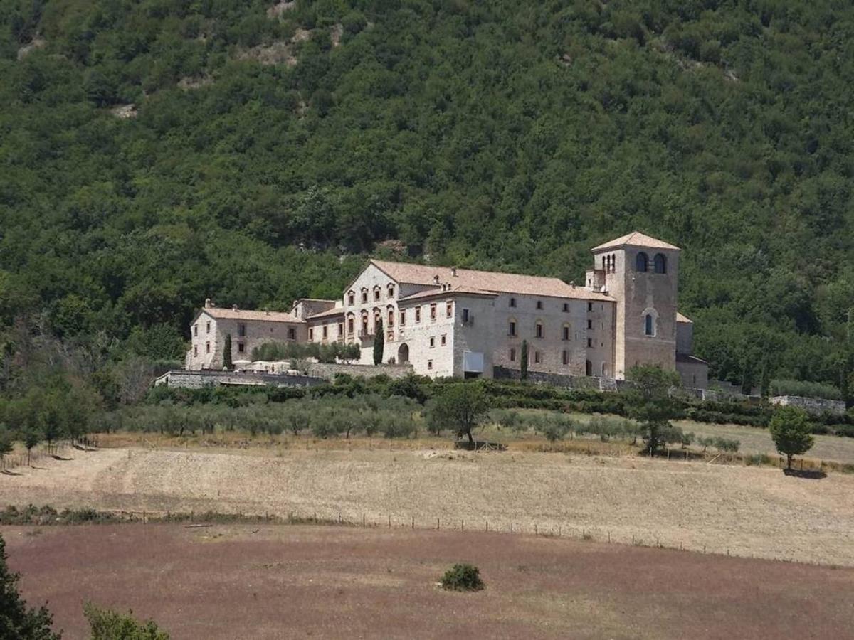 Вилла La Bottega Del Fabbro Affitto Breve Contigliano Экстерьер фото